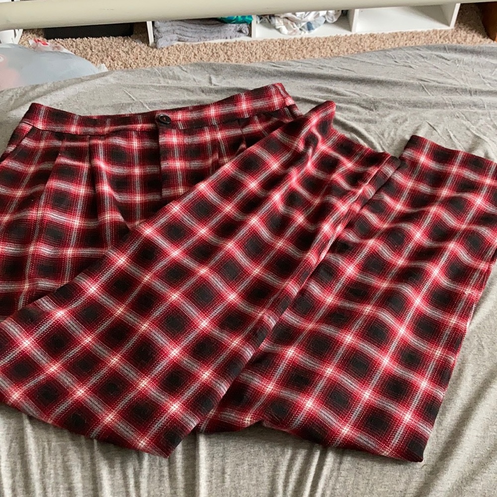 red checkered pants with pockets (!!!). size medium